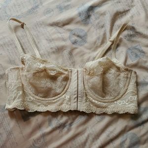 NWOT B.tempt'd unlined lace bra